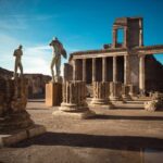 Sculptures of Mitoraj, Pompeii court